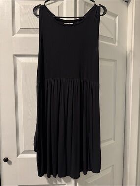 Strapless Black Women’s Dress - Classic Sleeveless Style